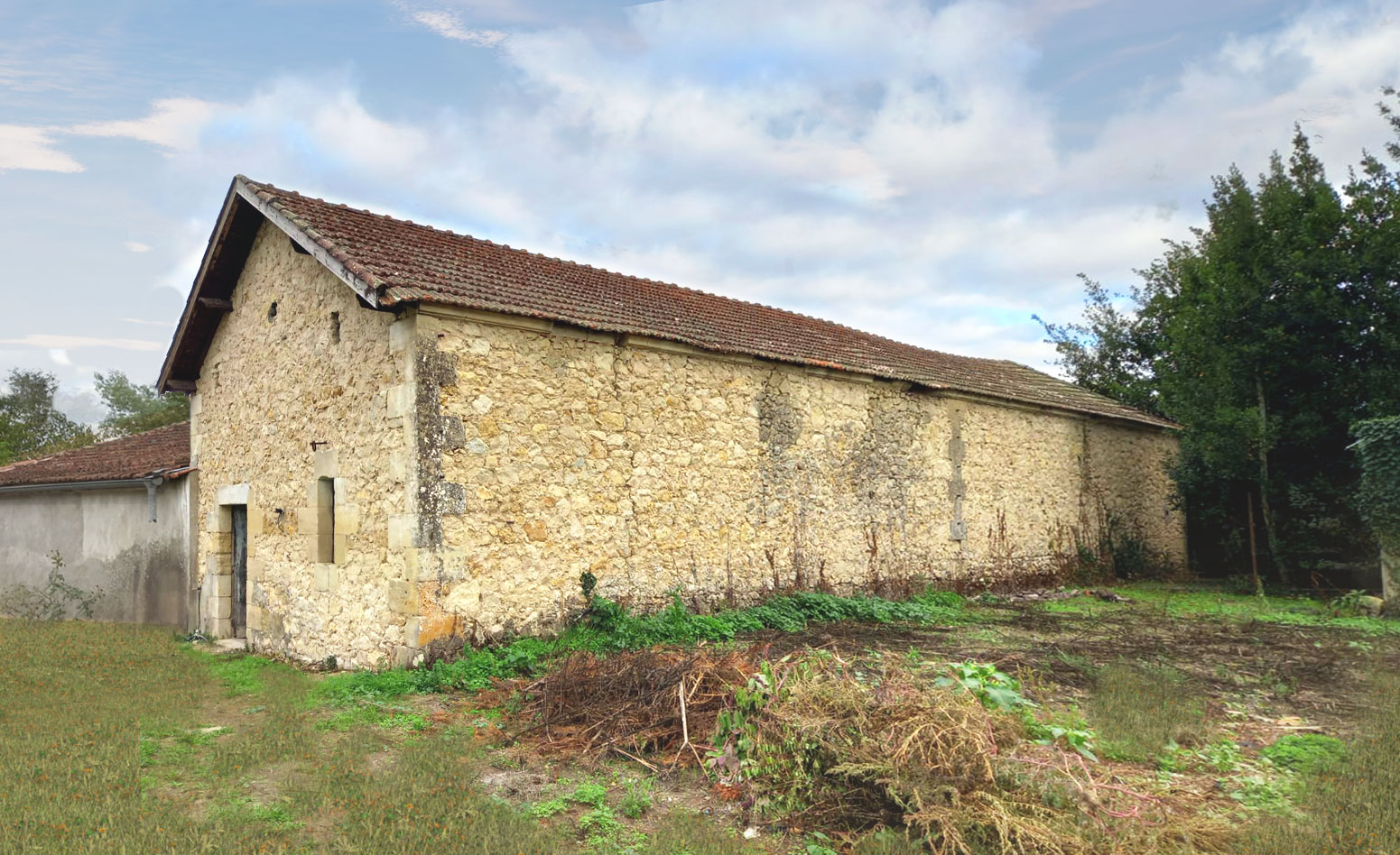Photo extérieure du chai viticole avant travaux